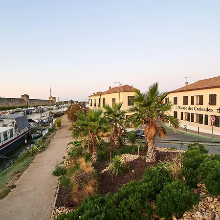 Hotel La Maison Des Croisades - Au Pied Des Remparts