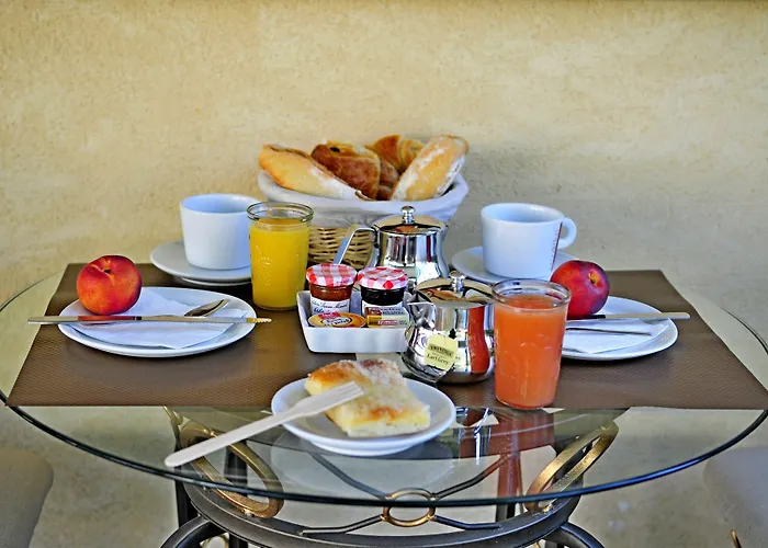 La Maison Des Croisades - Au Pied Des Remparts Hotel 3*