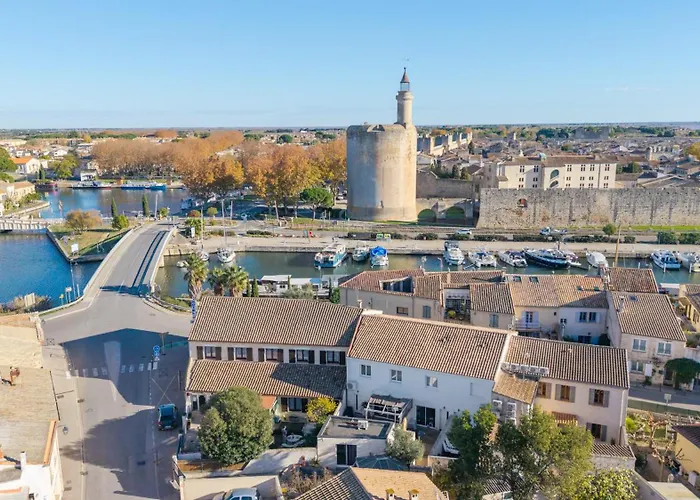 Hotel La Maison Des Croisades - Au Pied Des Remparts Aigues-Mortes