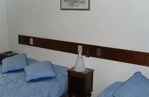 La Maison Des Croisades - Au Pied Des Remparts 3*