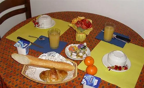 La Maison Des Croisades - Au Pied Des Remparts Hotel 3*