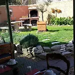 La Maison Des Croisades - Au Pied Des Remparts 3*