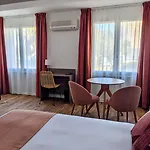 فندق La Maison Des Croisades - Au Pied Des Remparts