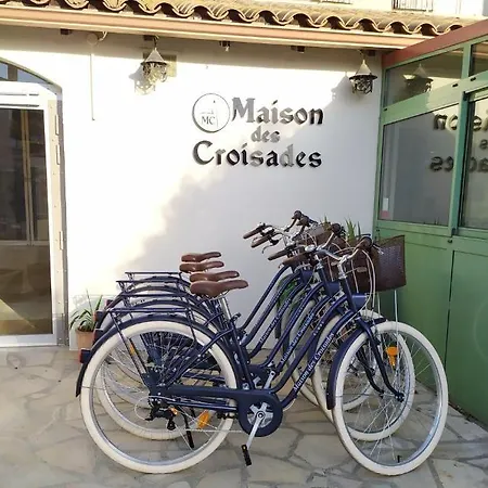 Hotel La Maison Des Croisades - Au Pied Des Remparts 3*