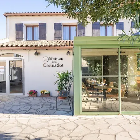 La Maison Des Croisades - Au Pied Des Remparts 3*