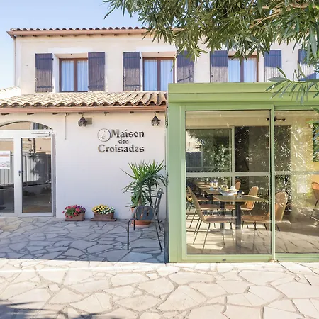 La Maison Des Croisades - Au Pied Des Remparts 3*